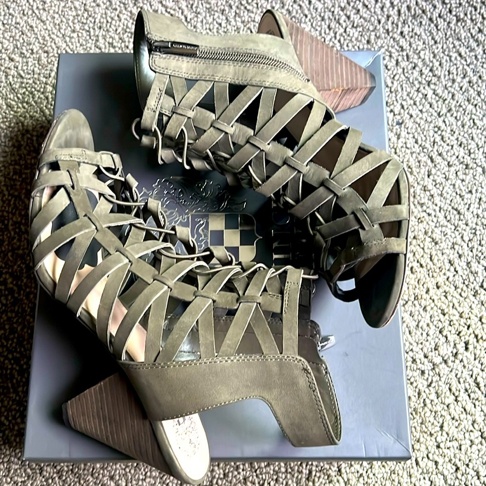Vince Camuto Elishan Olive Green Suede Heeled Sandals. Size 11